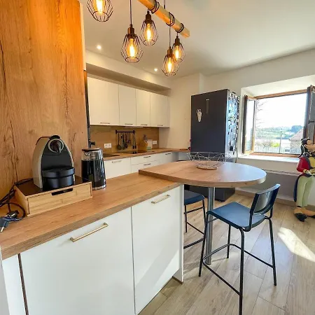 Chic & Dingo - Modern Apartment, Comfort, Wi-fi 아파트 *
