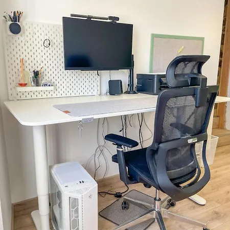Chic & Dingo - Modern Apartment, Comfort, Wi-fi 아파트 *