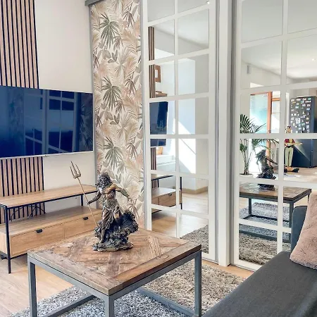 Chic & Dingo - Modern Apartment, Comfort, Wi-fi * Saint-Didier-en-Velay
