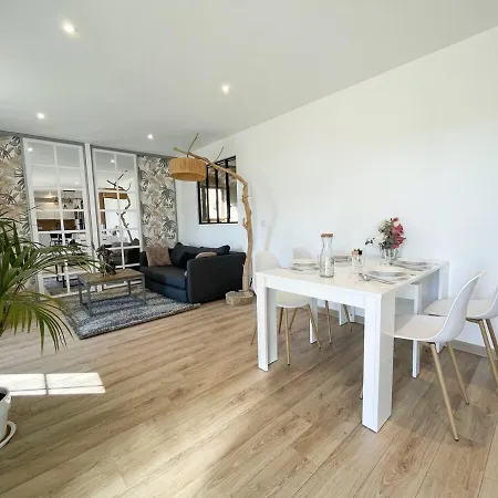 아파트 Chic & Dingo - Modern Apartment, Comfort, Wi-fi *